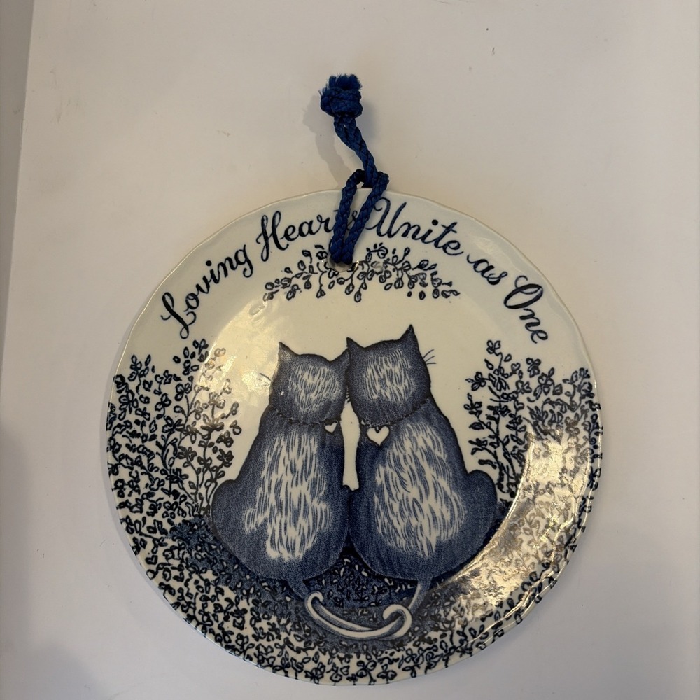 Royal Crownford Loving Hearts Cat Wall Plate 5" Feline Art Marriage Couples Love